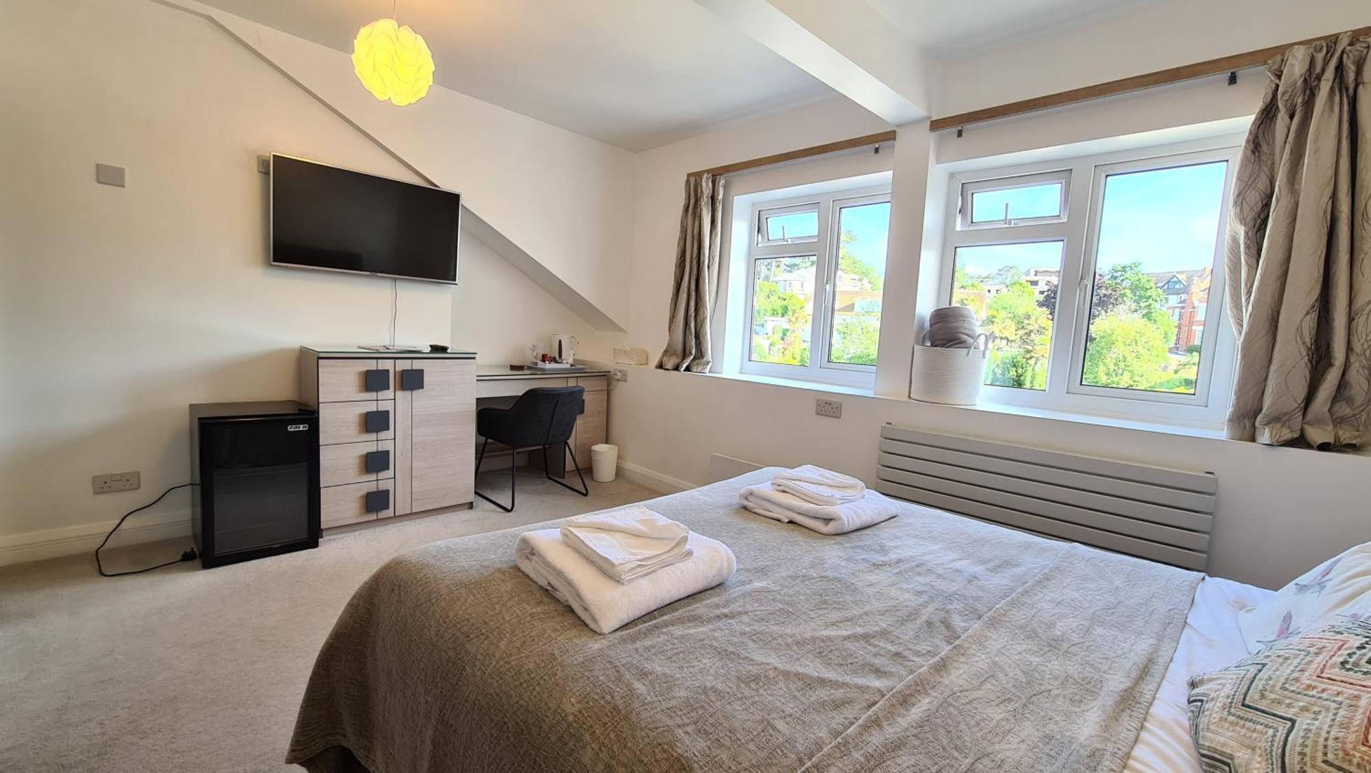 The Torland - Paignton Seafront - Free Parking, All Rooms En-Suite Buitenkant foto